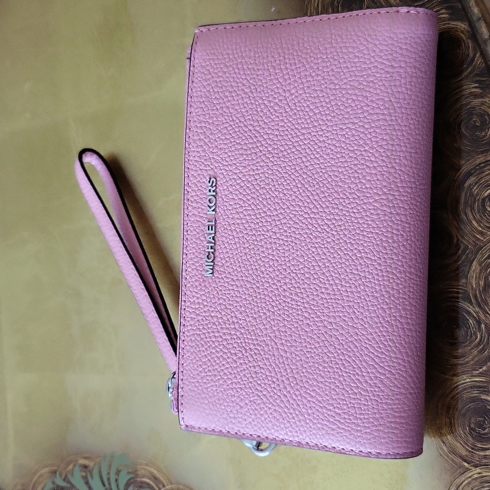 Michael Kors Light pink pebbled wallet/phone holder